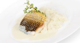 La cucina del Lago di Como: riso con filetti di pesce persico